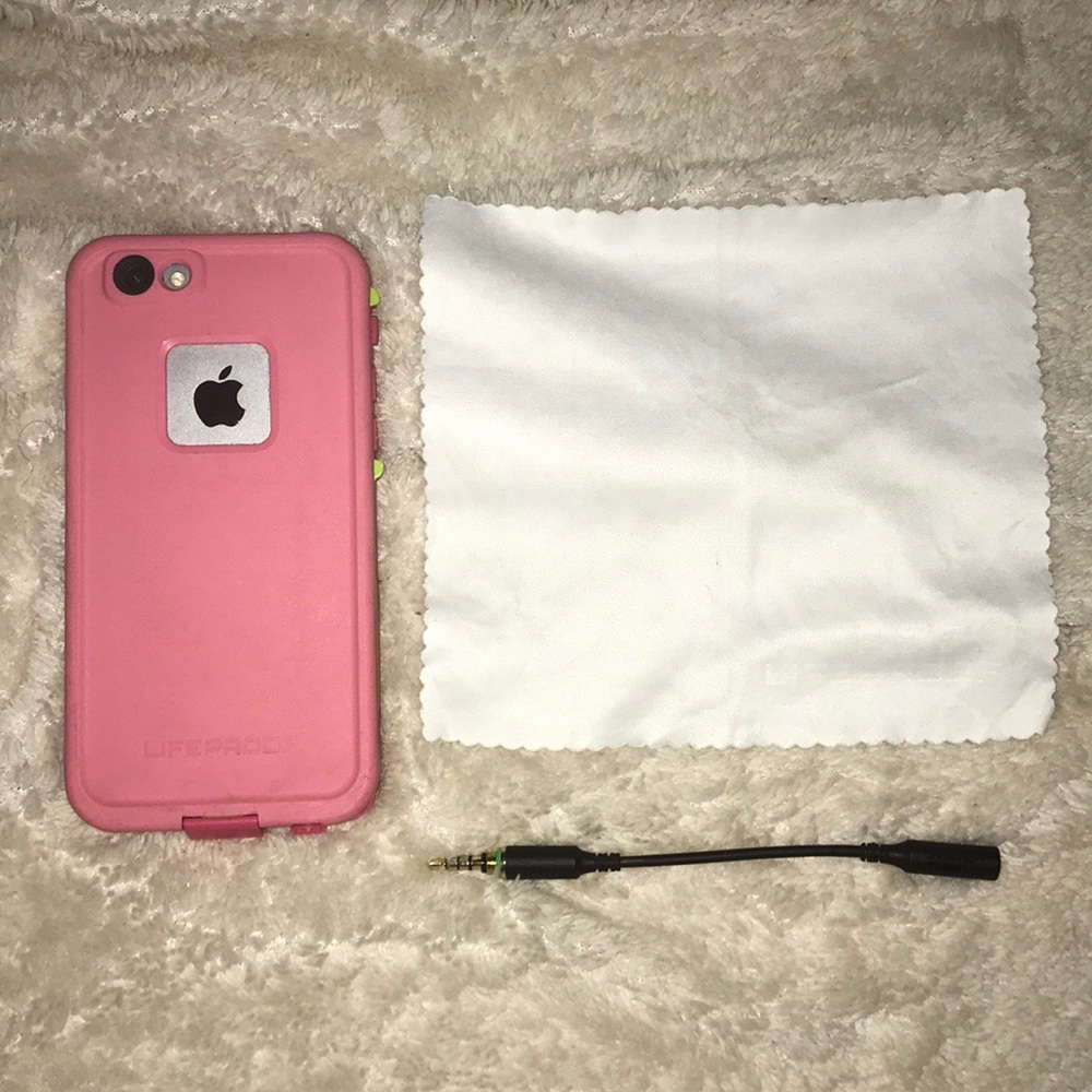 SOLD Lifeproof pink FRE case (iPhone 6/6s) - Picture 6 of 6